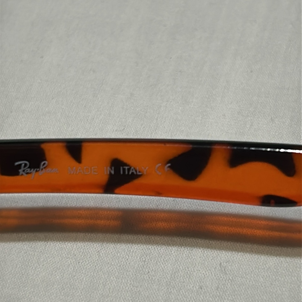 Ray-Ban Wayfarer Sunglasses in a tortoise shell pattern made in Italy - Picture 5 of 6